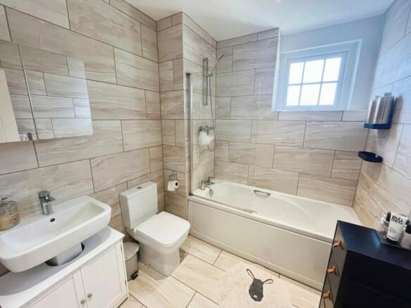 2 bed Apartment for sale Image 12