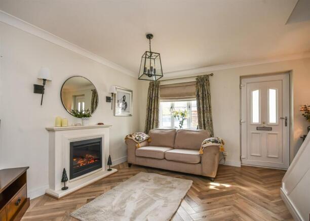 Furnace Close, Wombourne, Wolverhampton photo 4