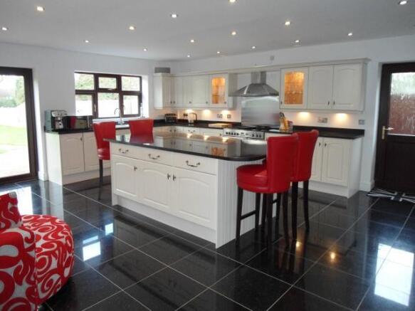 Kitchen 1.JPG