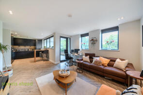 Flat 4, 5 East Cliff House, Highland Road, Purley CR8 2HS