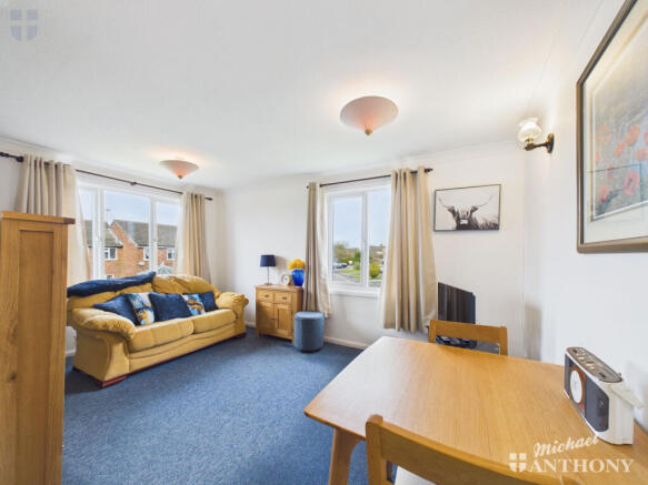 CAM03218G0-PR0947-STILL004