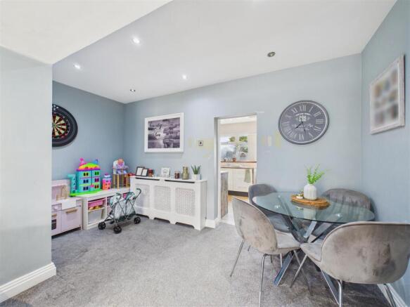 3 bed Terraced for sale Image 7