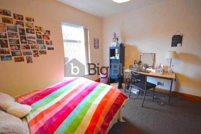 4 bed Terraced to rent Image 7