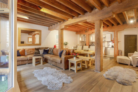 Hertsmere Road, London, E14