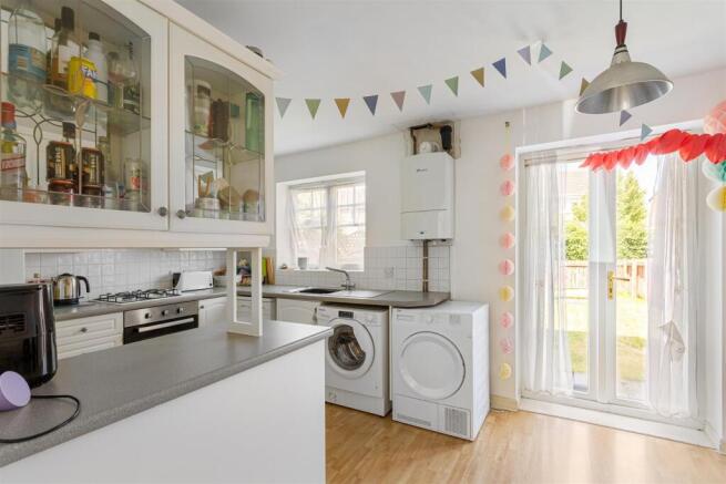 3 bed End of Terrace to rent Image 5