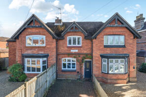 2, Carlton Cottages, Portsmouth Road, Milford, Godalming GU8 5DU