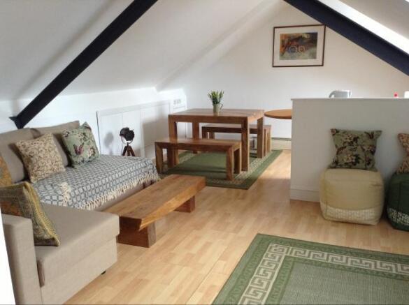 Large Studio to Rent in Hammersmith, W6
