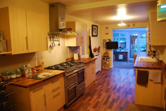 Kitchen1.jpg