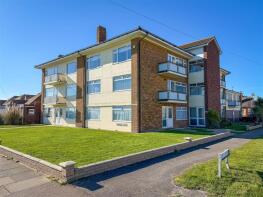 9, Japonica Court, Marine Parade East, Clacton-on-sea CO15 5AF