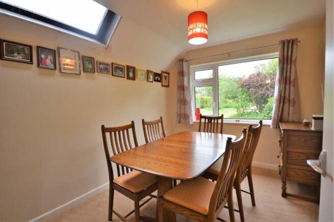 DINING ROOM / BED 4