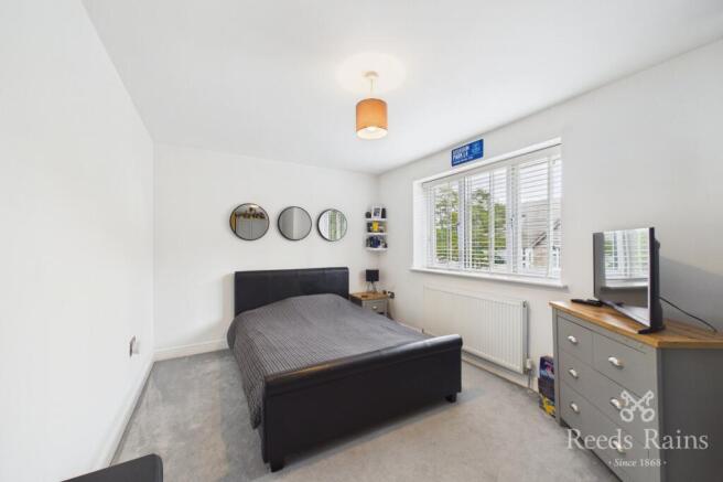 5 bed Detached for sale Image 6