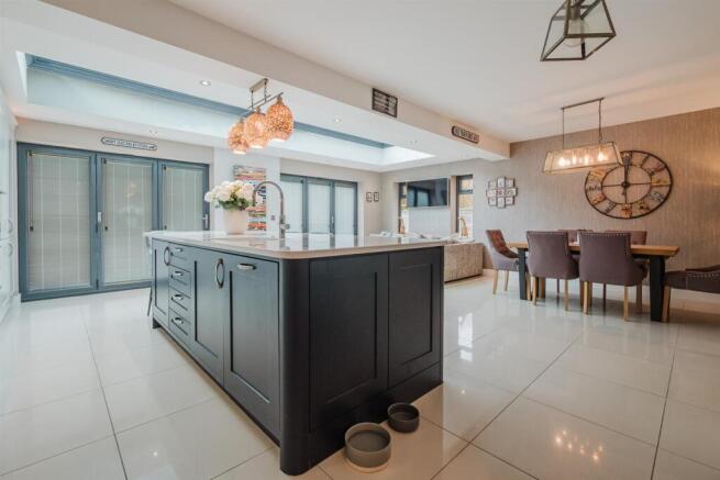 Live In Dining Kitchen