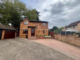 68, Pine Ridge, Northampton NN3 5LL