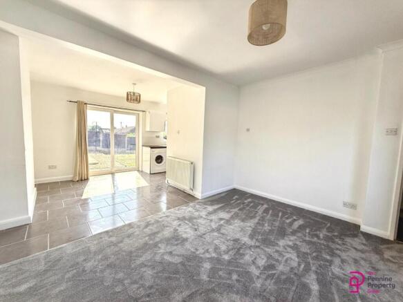 2 bed Semi-Detached to rent Image 8