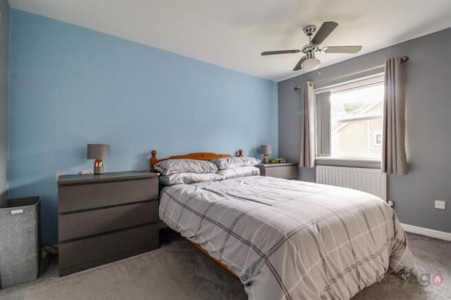4 bed Detached for sale Image 10