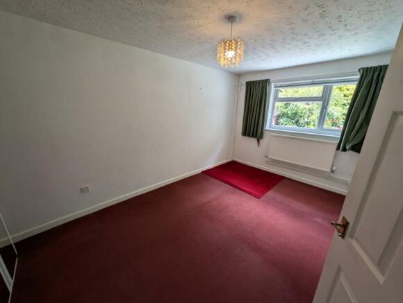 53 Kenilworth bed 1.jpg
