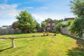 35, St Johns Avenue, Leatherhead KT22 7HT