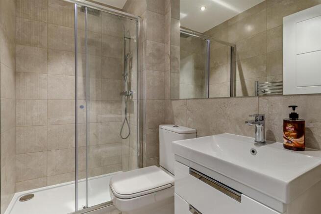 4 bed Detached for sale Image 12