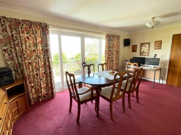 LIVING/DINING ROOM