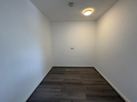 Studio to rent Image 5