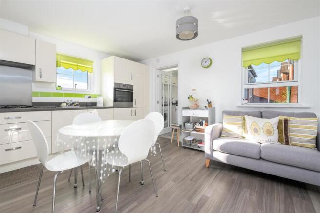 KITCHEN/BREAKFAST ROOM
