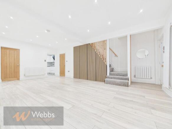 CAM05244G0-PR0205-STILL030.jpg