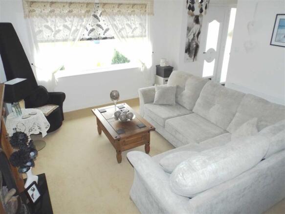 LOUNGE:
