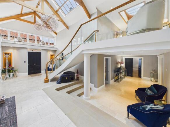 4 bed Detached for sale Image 7