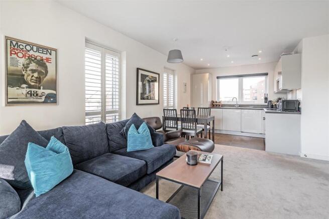 Apt 6 Foxglove House-8_lo.jpg