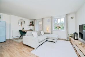 Flat 6, 66 Devonshire House, Church Street, Leatherhead KT22 8DP