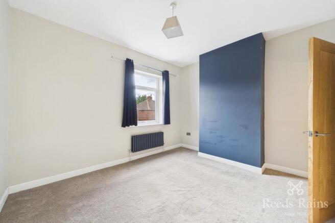 2 bed Terraced to rent Image 6