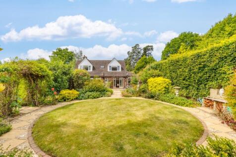 Canonsfield Road, Oaklands, Welwyn, Hertfordshire, AL6