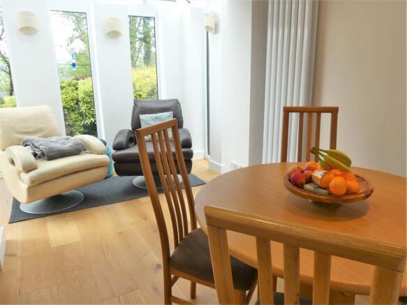 4 bed Detached to rent Image 11