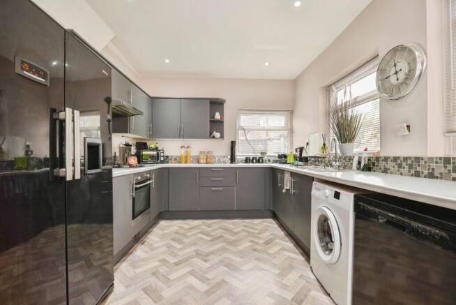 3 bed Terraced for sale Image 6
