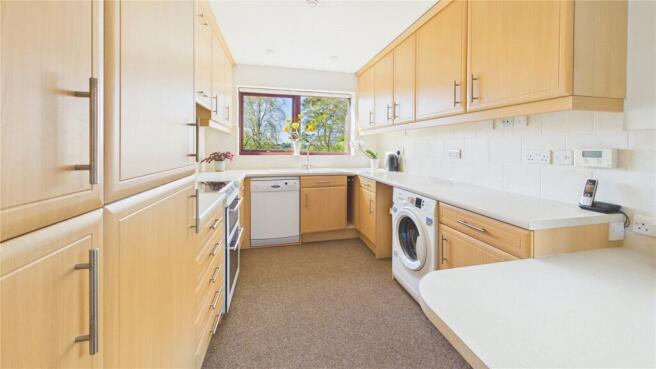 4 bed Detached for sale Image 7