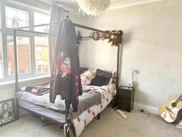 3 bed Semi-Detached for sale Image 6