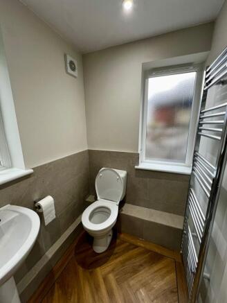 4 bed Terraced to rent Image 11
