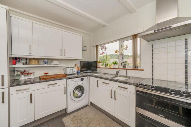 3 bed Semi-Detached for sale Image 5