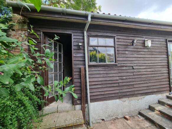 Shed.jpg