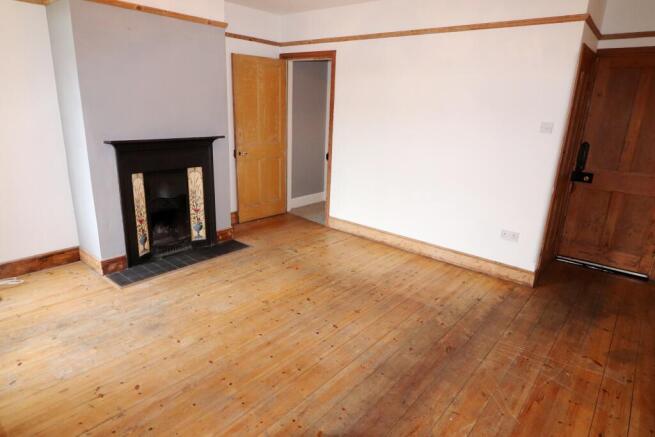 ADDITIONAL PHOTO OF LOUNGE
