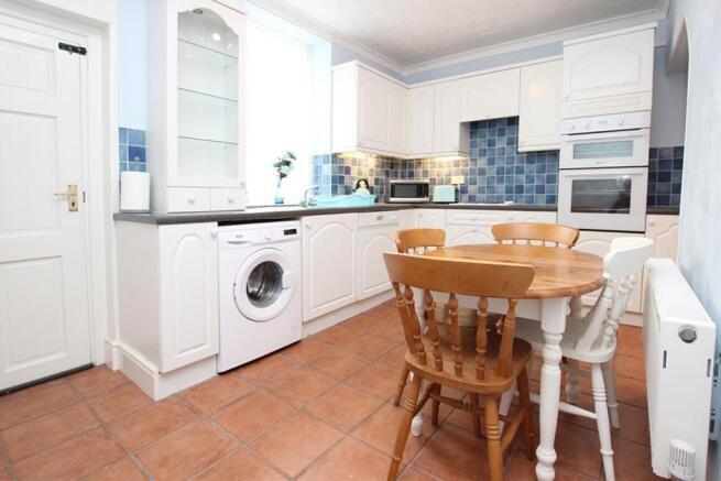 kitchen 2.jpg