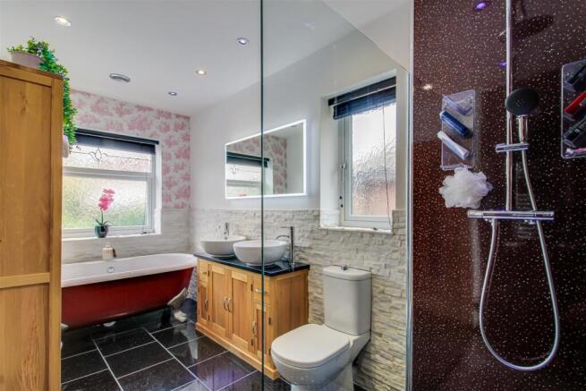 3 bed Semi-Detached for sale Image 12