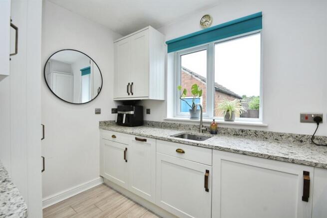 2 bed Semi-Detached Bungalow for sale Image 5