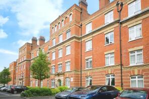 Flat 10, Block E Peabody Estate, Rosendale Road, London SE24 9DU