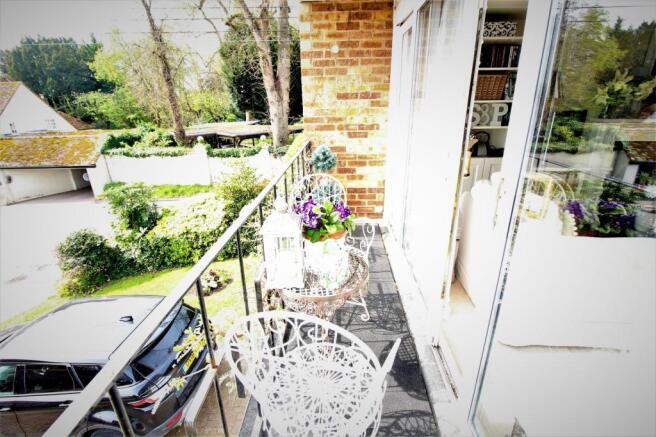 Balcony Off Sitting 
