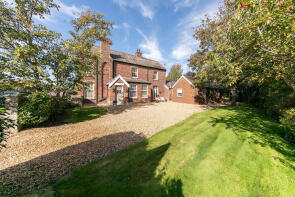2, Trawlboat Farm, Blackpool Road, Lytham St Annes FY8 4AH