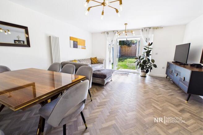 Lounge/Dining Room