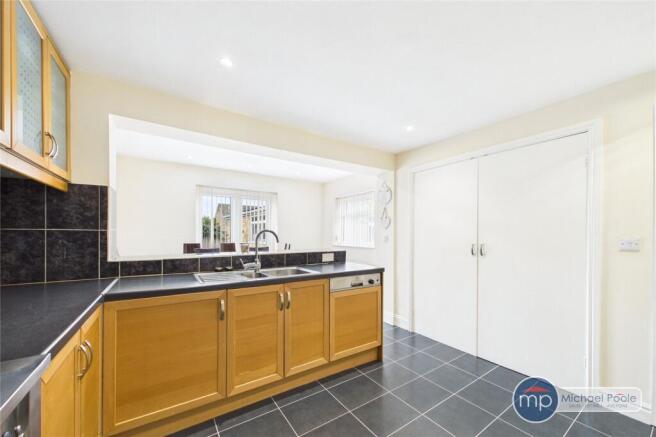3 bed Semi-Detached for sale Image 6