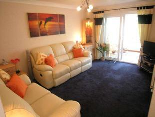 LIVING ROOM: