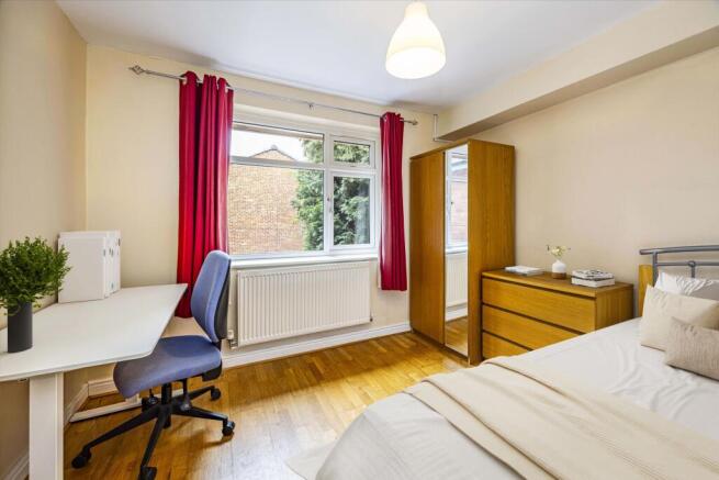 1 Double Bedroom